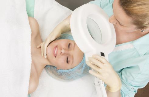 Дерматологам